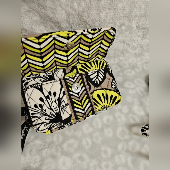 🦋Vera Bradley Crossbody/Wristlet, Convertible - Picture 10 of 11